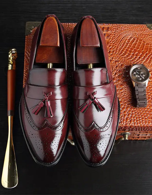 Load image into Gallery viewer, Classic Leather Tassel Loafers
