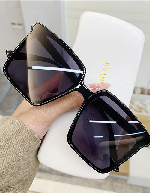 Load image into Gallery viewer, Woman&#39;s Icon Square Sunglasses
