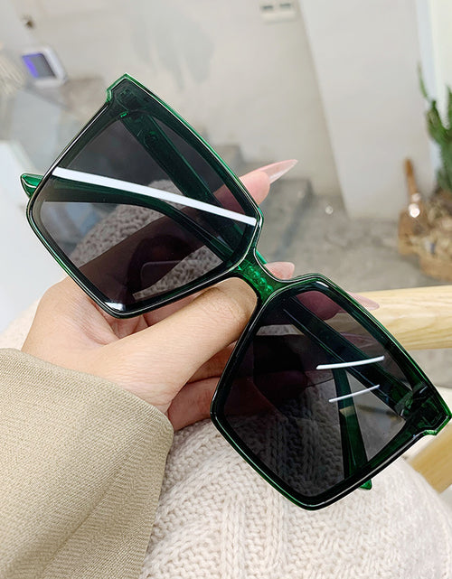 Load image into Gallery viewer, Woman&#39;s Icon Square Sunglasses
